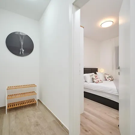 Zen - Private Pool Apartman *