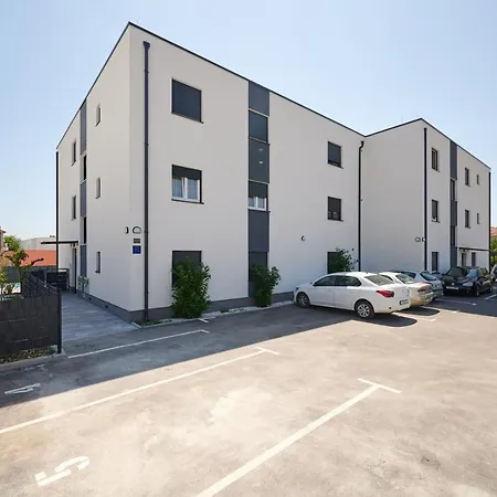 Apartman Zen - Private Pool Trogir