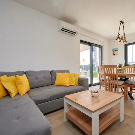 Zen - Private Pool Apartman Trogir