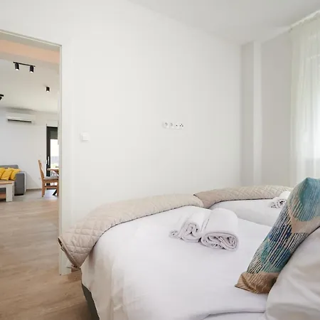 Zen - Private Pool Apartment *